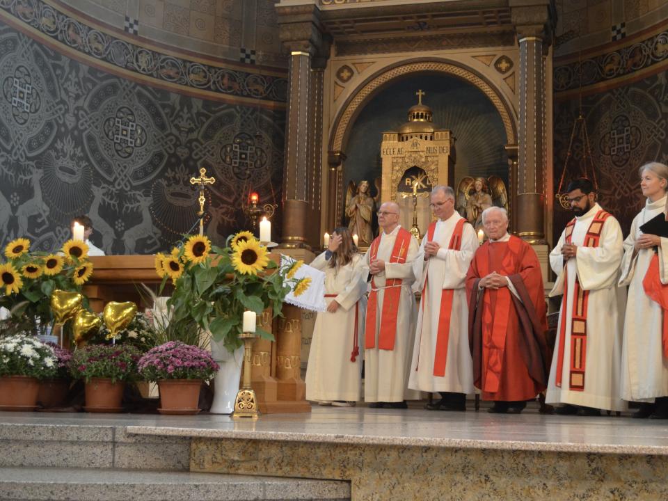 111 Jahre Hl. Kreuz NH