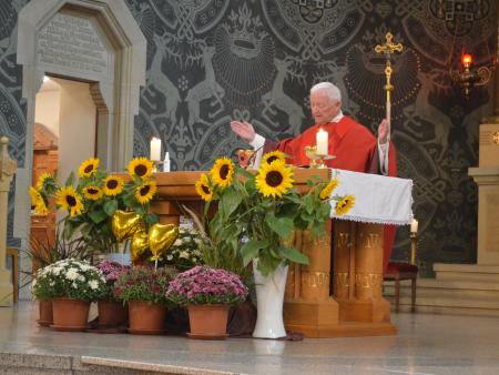 111 Jahre Hl. Kreuz NH